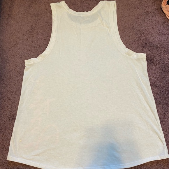 EUC Old Navy positive gradient muscle tee. Size L - Picture 3 of 4